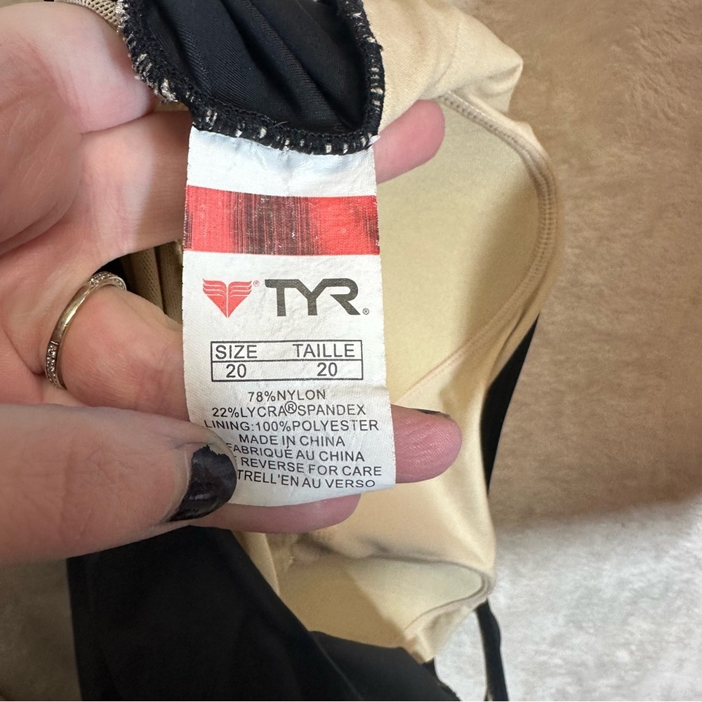 TYR women’s swimsuit black basic size 20 plus size - Picture 6 of 6